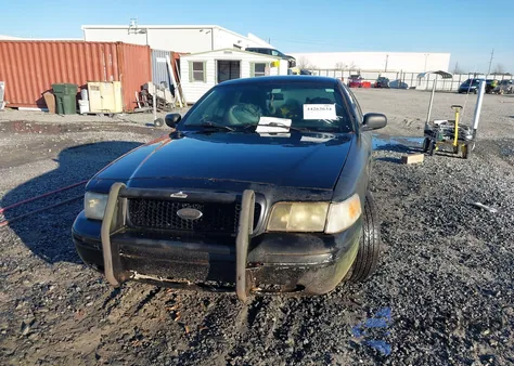 2011 Ford Crown Victoria Police Interceptor z USA, uszkodzony, nr VIN 2FABP7BV7BX162613